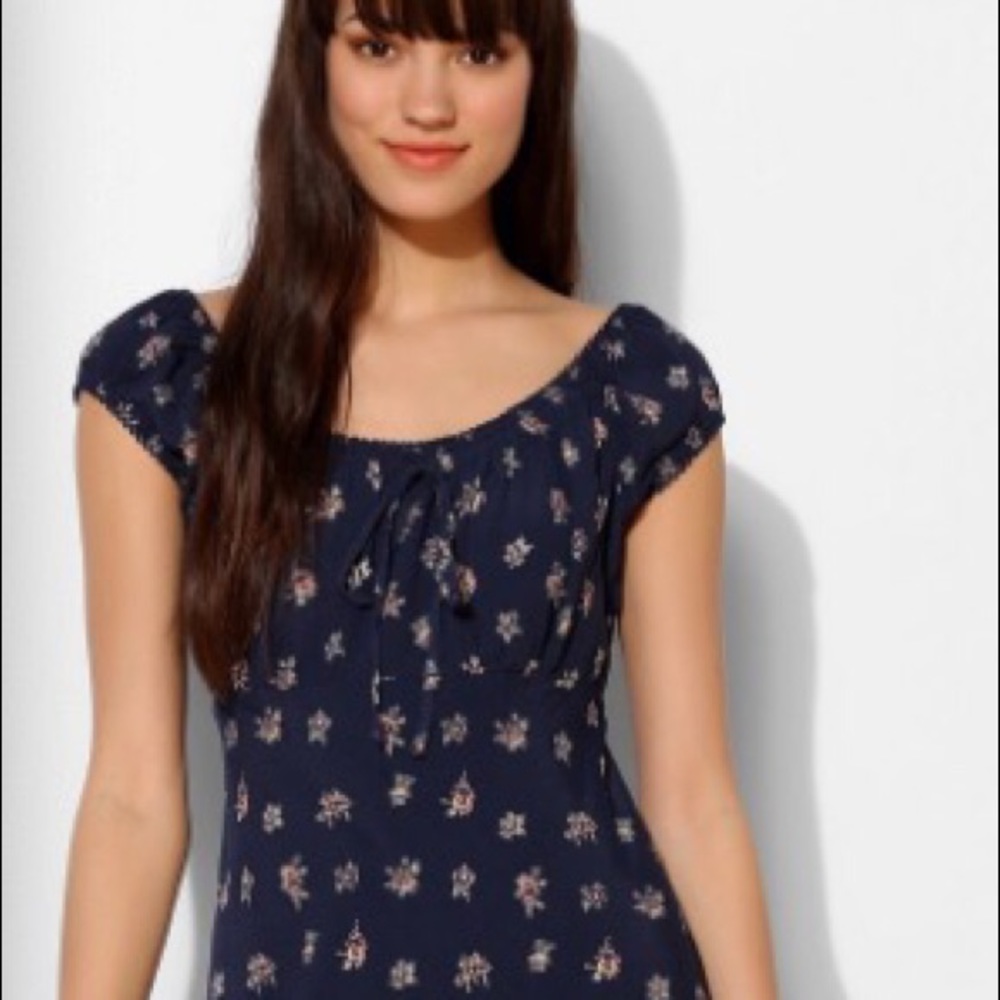 Kimchi Blue cap sleeved floral dress